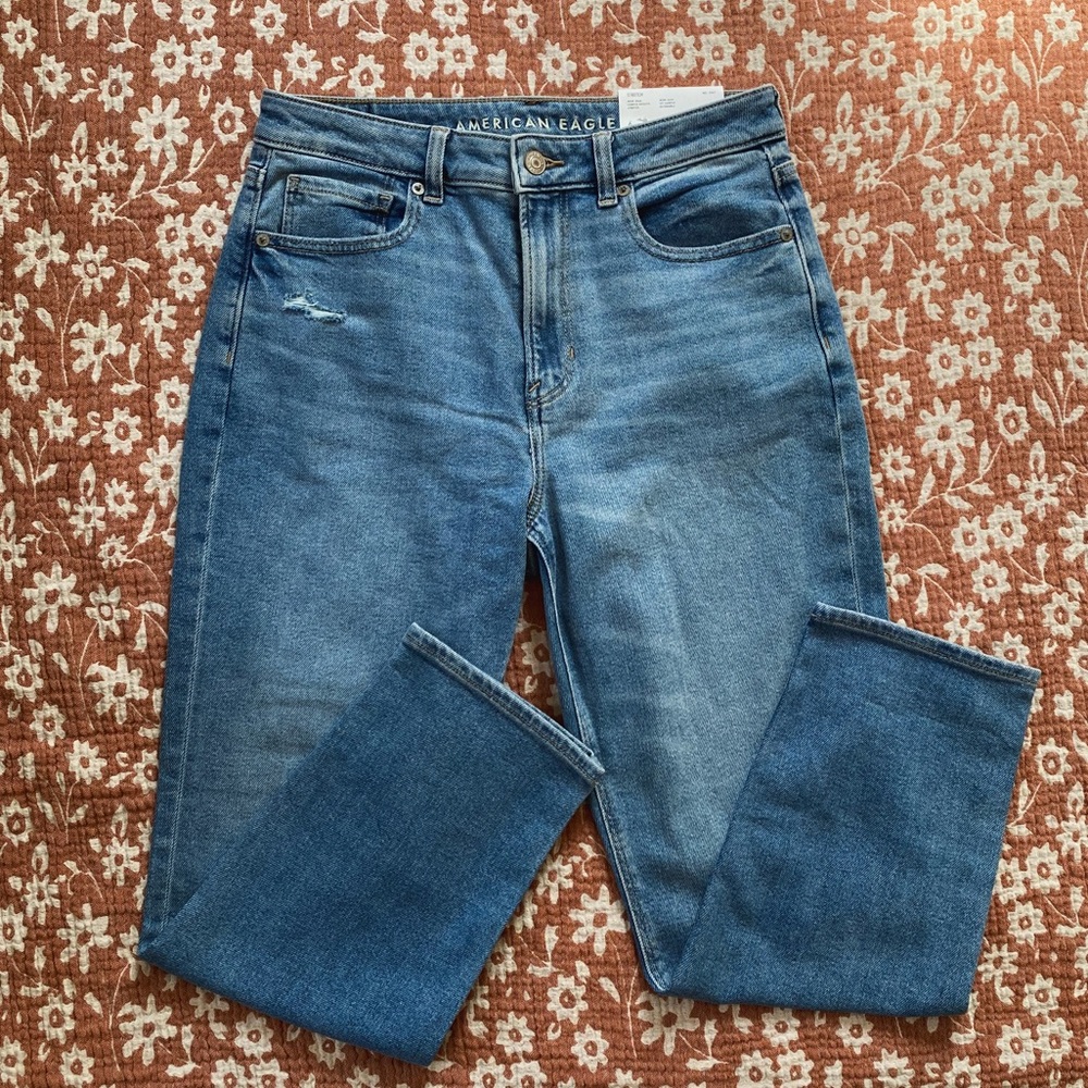 AE • High Rise Mom Jeans